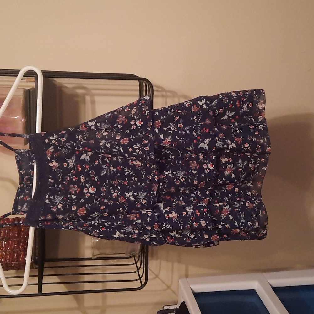 Abercrombie & Finch navy blue with red and white flowers like new
